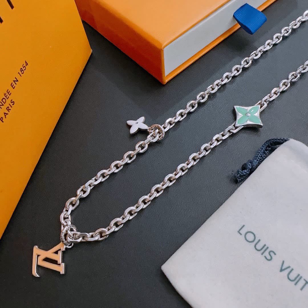 Louis Vuitton Silver Chain Necklace with Star and Letter 'N' Design